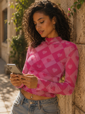 Top de malla transparente con diamante de corazón